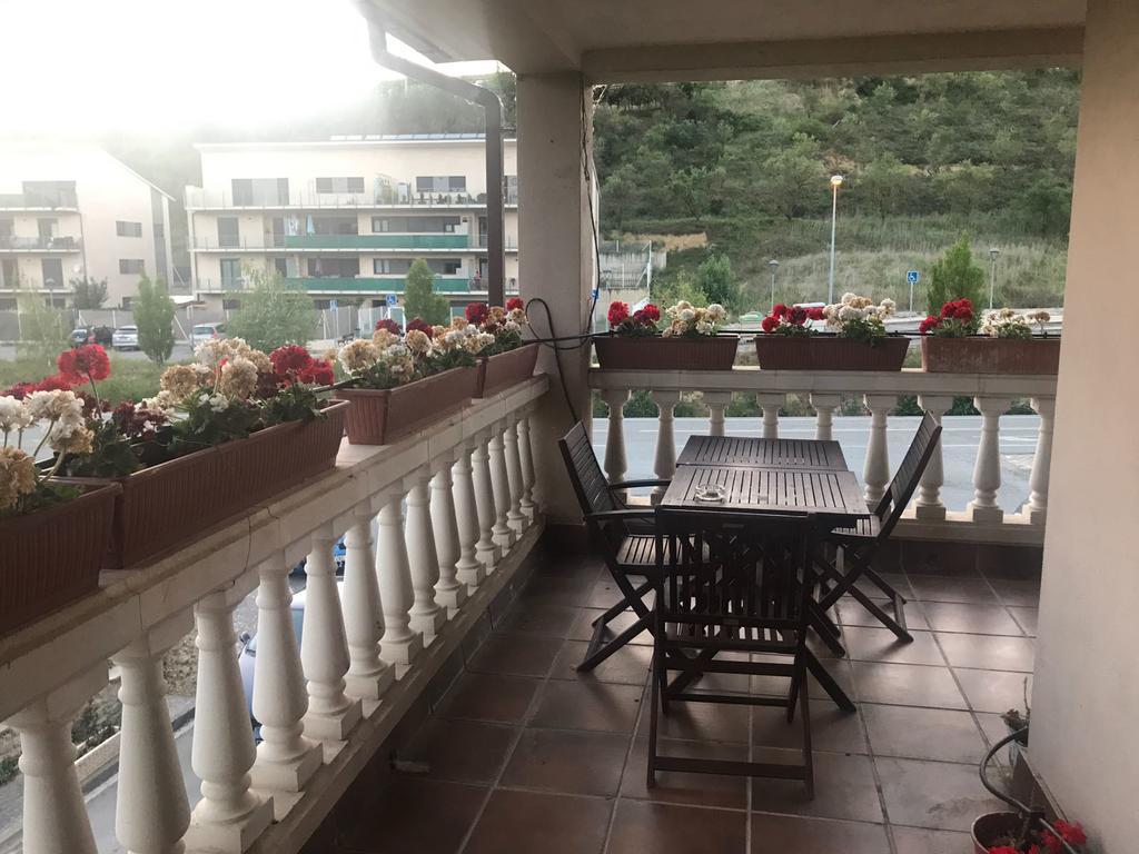 Hostal Zubi XXI Пуенте-ла-Рейна Екстер'єр фото
