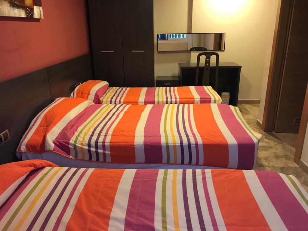 Hostal Zubi XXI Пуенте-ла-Рейна Екстер'єр фото